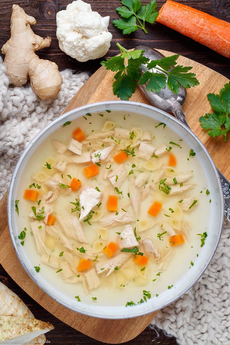 Emmis klassische H&uuml;hnersuppe ganz einfach - www.qevorlanix.pro