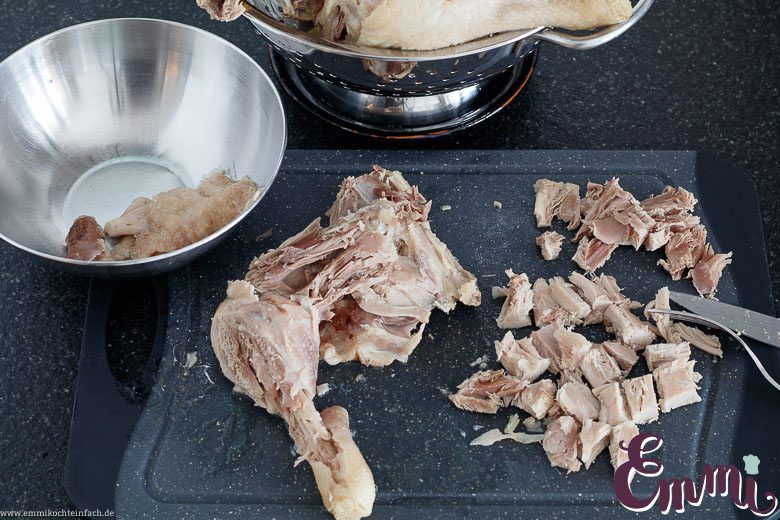 Emmis klassische H&uuml;hnersuppe ganz einfach - www.qevorlanix.pro
