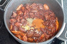 Klassisches Rindergulasch - Gulasch Rezept - www.qevorlanix.pro