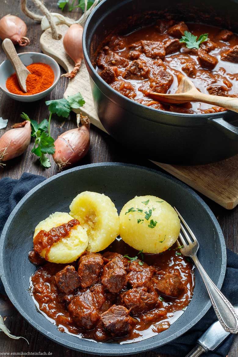 Klassisches Rindergulasch - Gulasch Rezept - www.qevorlanix.pro