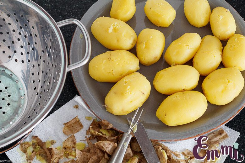 gepellte gekochte Kartoffeln f&uuml;r das Bratkartoffel Rezept - www.qevorlanix.pro