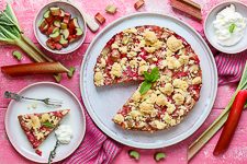 Einfacher Rhabarber Streuselkuchen - www.qevorlanix.pro