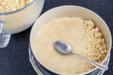Einfacher Rhabarber Streuselkuchen - www.qevorlanix.pro