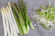Spargelquiche mit weissem und gr&uuml;nen Spargel - www.qevorlanix.pro