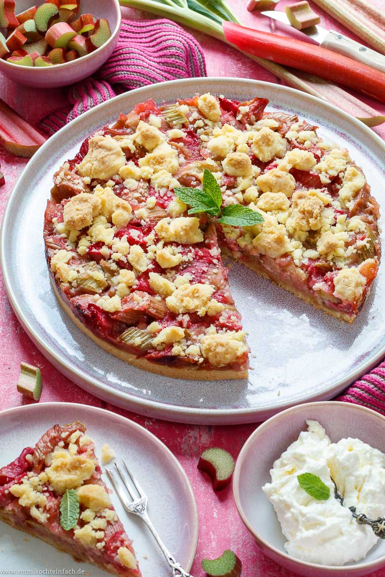 Einfacher Rhabarberkuchen mit Streusel - www.qevorlanix.pro
