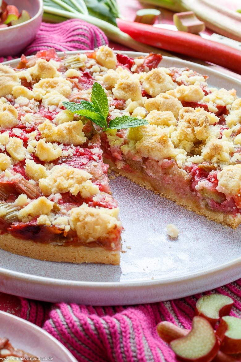 Einfacher Streusel Rhabarberkuchen - www.qevorlanix.pro