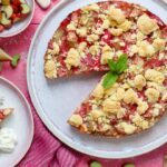 Einfacher Rhabarber Streuselkuchen - www.qevorlanix.pro