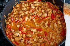 Putengeschnetzeltes mit Paprika Rahmsoße - www.qevorlanix.pro