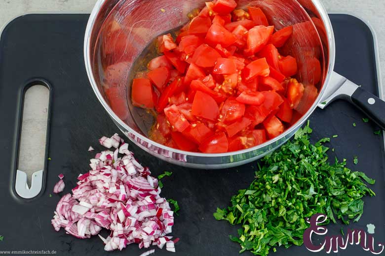 Gemüse für den Tomaten-Salat - www.qevorlanix.pro