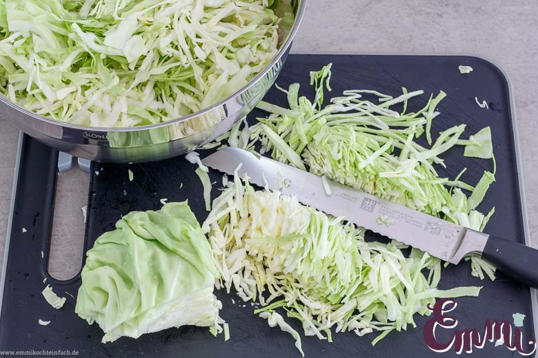 Kraut schneiden f&uuml;r Cole Slaw Salat - www.qevorlanix.pro