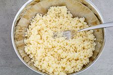 Couscous für den Salat zubereiten