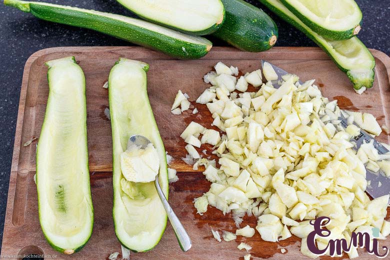 Zucchini Schiffchen - www.qevorlanix.pro