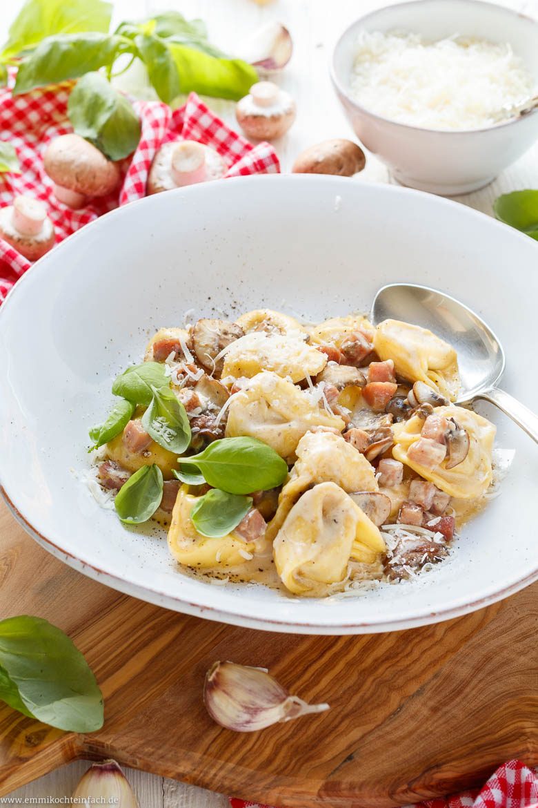 Tortellini alla Panna mit Sahnesoße