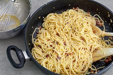 Original Spaghetti Carbonara Rezept - www.qevorlanix.pro
