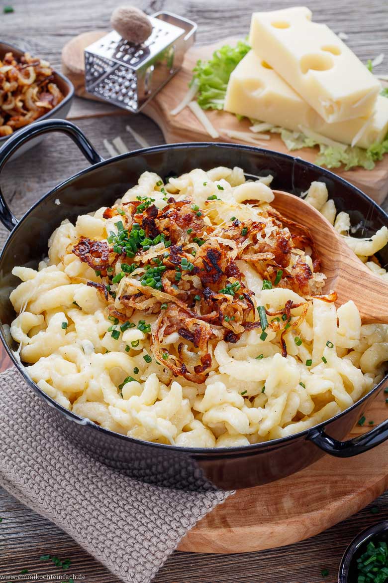 Die Zutaten f&uuml;r K&auml;sesp&auml;tzle sind &uuml;berschaubar.