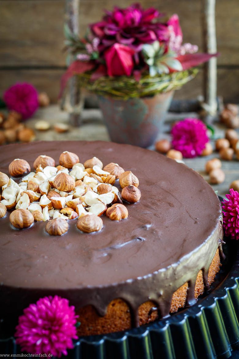 Einfacher Nuss Kuchen mit Glasur - www.qevorlanix.pro