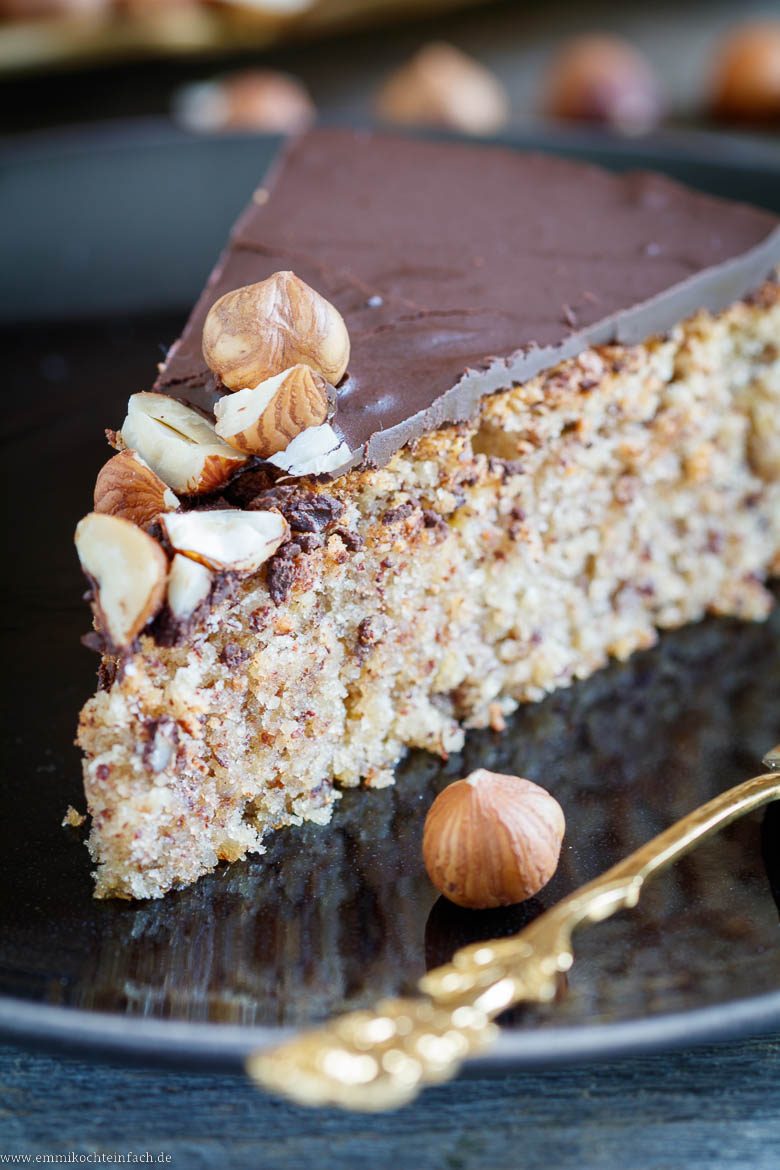 Saftiger Nusskuchen ohne Mehl - www.qevorlanix.pro