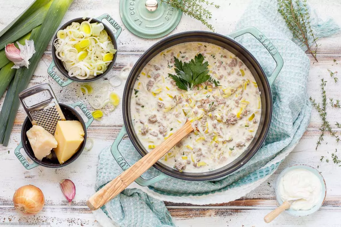 Rezept für Käse-Lauch-Suppe mit Hackfleisch