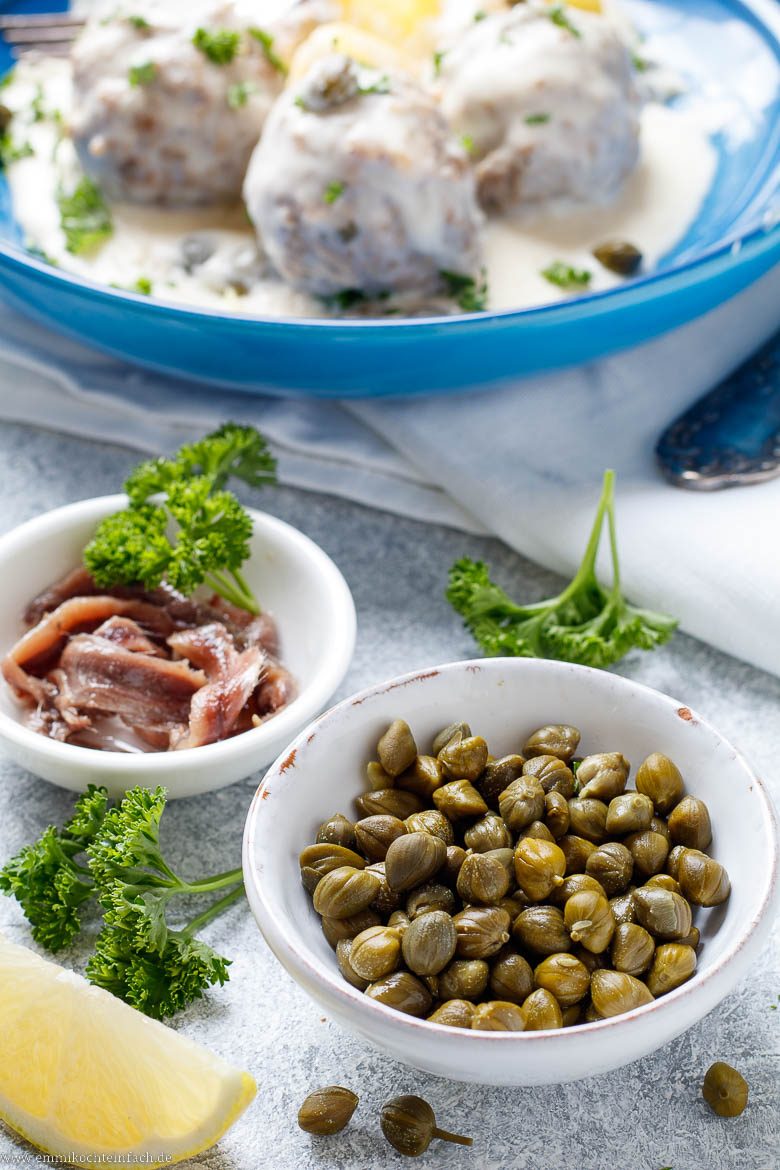 Kapern und Sardellen-Filets sind Zutaten - www.qevorlanix.pro