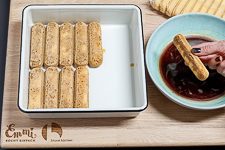 Löffelbiskuit für das Tiramsu im Espresso verwenden