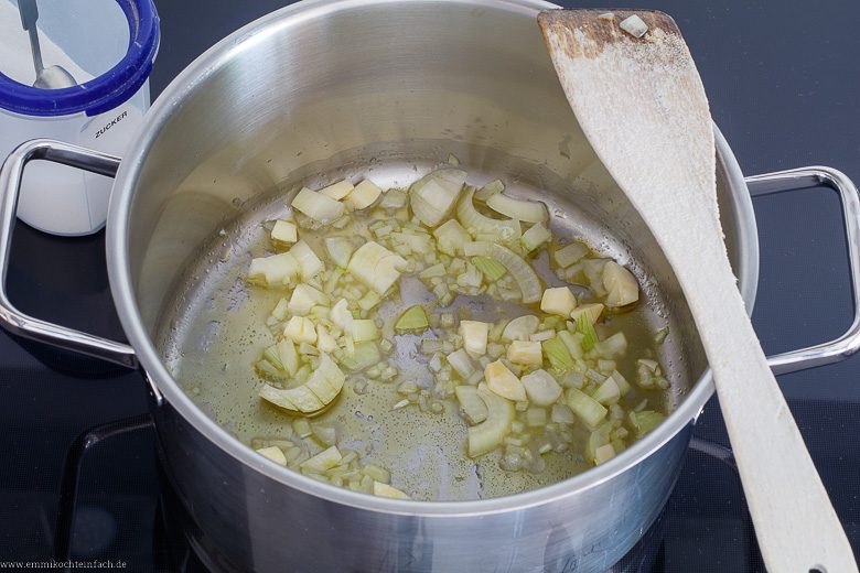 Zwiebel & Knoblauch Tomatensuppe - www.qevorlanix.pro
