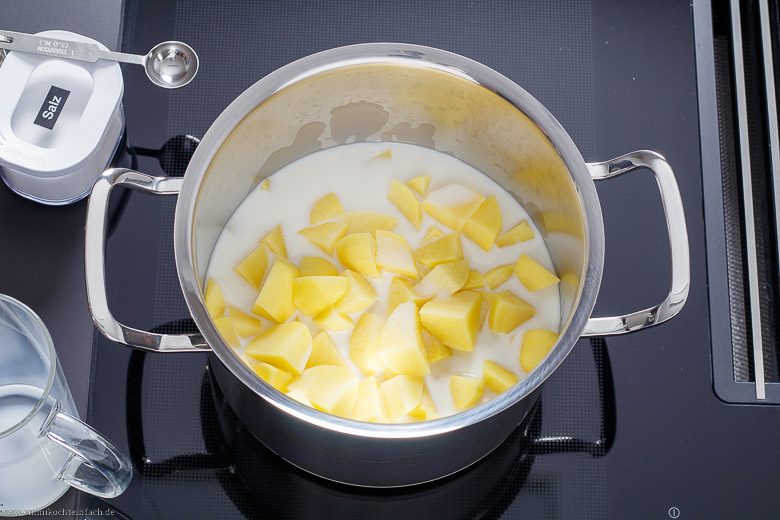 Kartoffeln in Milch kochen fürs Püree - www.qevorlanix.pro