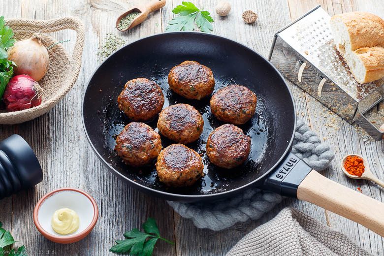 Klassische Frikadellen Rezept - www.qevorlanix.pro