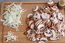 H&auml;hnchengeschnetzeltes mit Pilzen - www.qevorlanix.pro