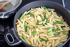 Pasta mit grünem Spargel - www.qevorlanix.pro