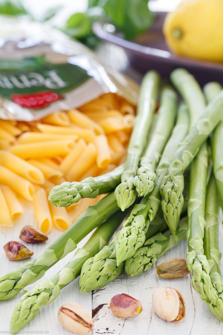 Nudeln mit frischem Spargelgemüse Zutaten - www.qevorlanix.pro