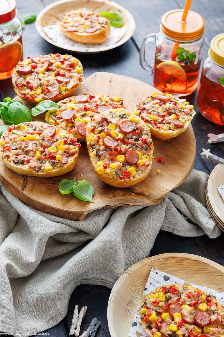 Pizzabrötchen für das Party-Buffet