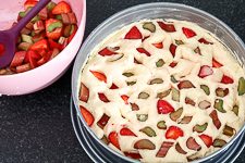 Erdbeer Rhabarber Kuchen - www.qevorlanix.pro