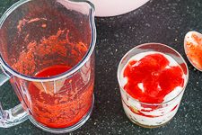 Erdbeer Tiramisu im Glas - www.qevorlanix.pro