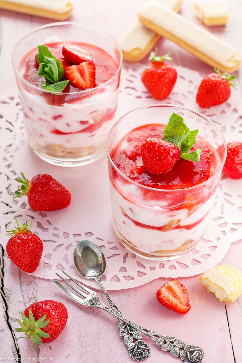 Erdbeer Tiramisu im Glas - www.qevorlanix.pro