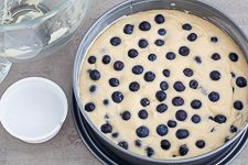Saftiger Heidelbeerkuchen mit Joghurt