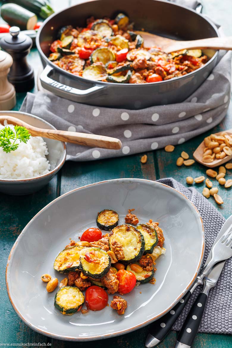 Bunte Gem&uuml;sepfanne mit Zucchinigem&uuml;se