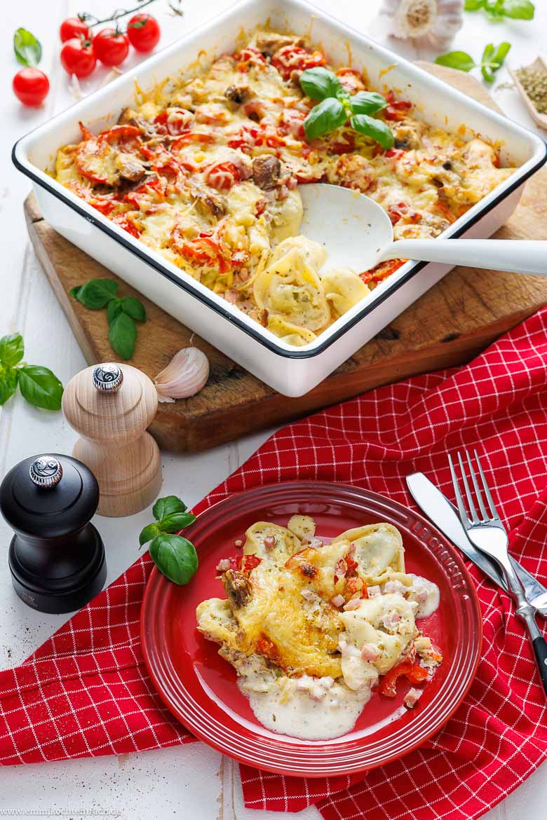 &Uuml;berbackene Tortellini mit Schinken und Gem&uuml;se