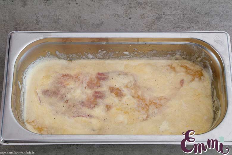 Schnitzelfleisch in Ei-Sahne-Masse