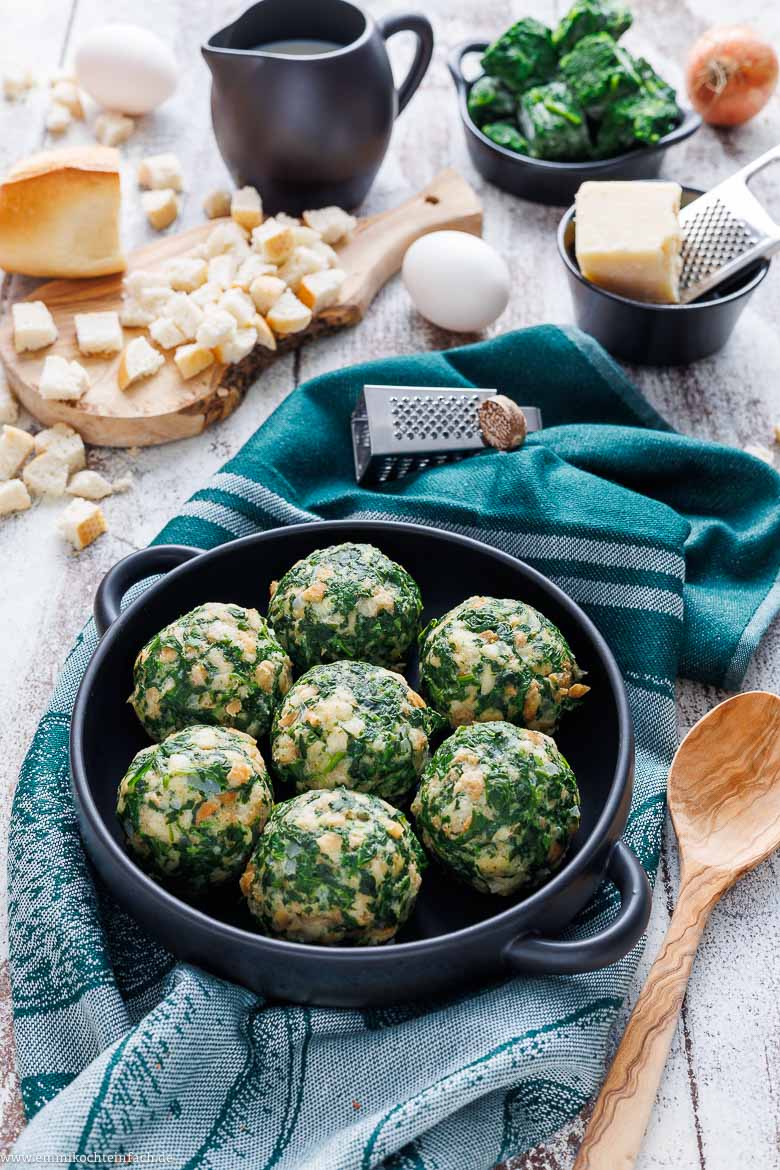 Spinatkn&ouml;del ls Beilage