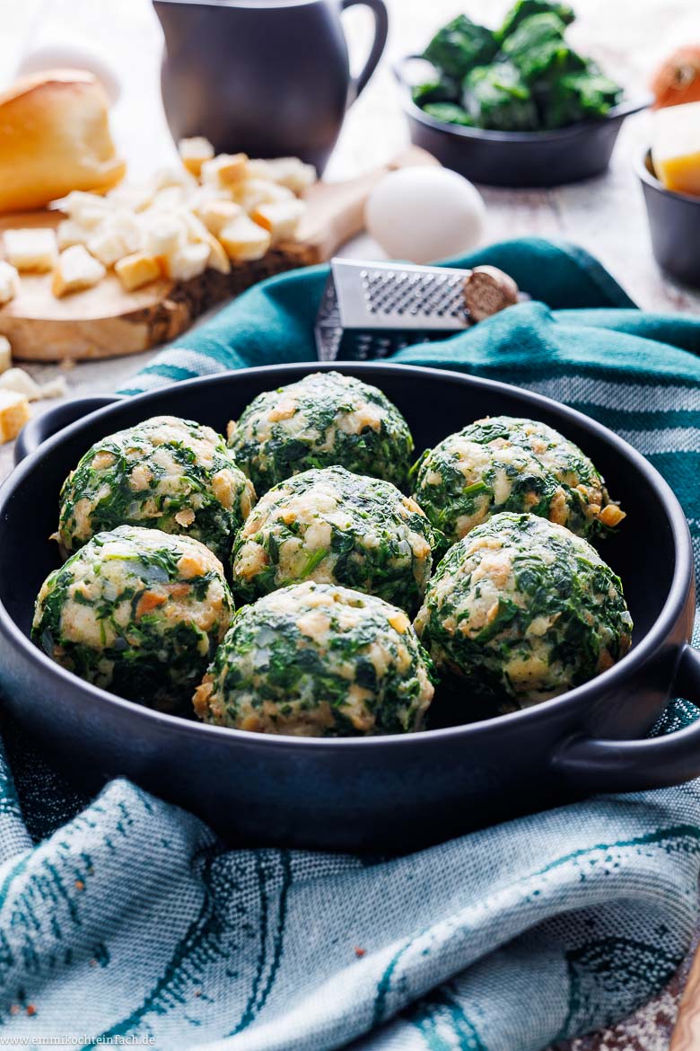 Spinatkn&ouml;del als Hauptspeise