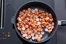 Würstchengulasch anbraten