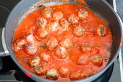 Hackbällchen in Tomatensoße