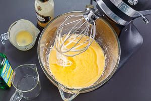 Eierlik&ouml;rkuchen backen