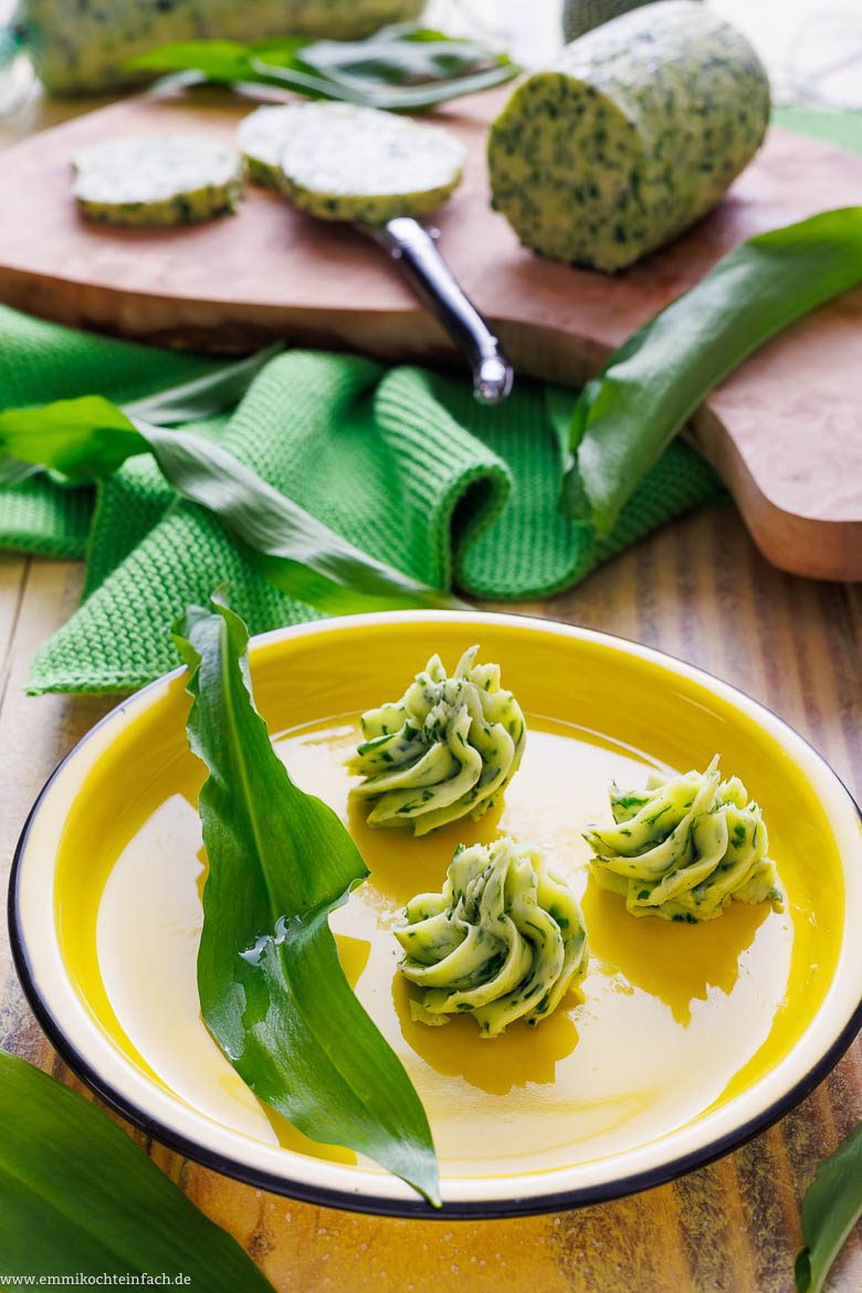 B&auml;rlauchbutter portionieren, servieren, aufbewahren und einfrieren