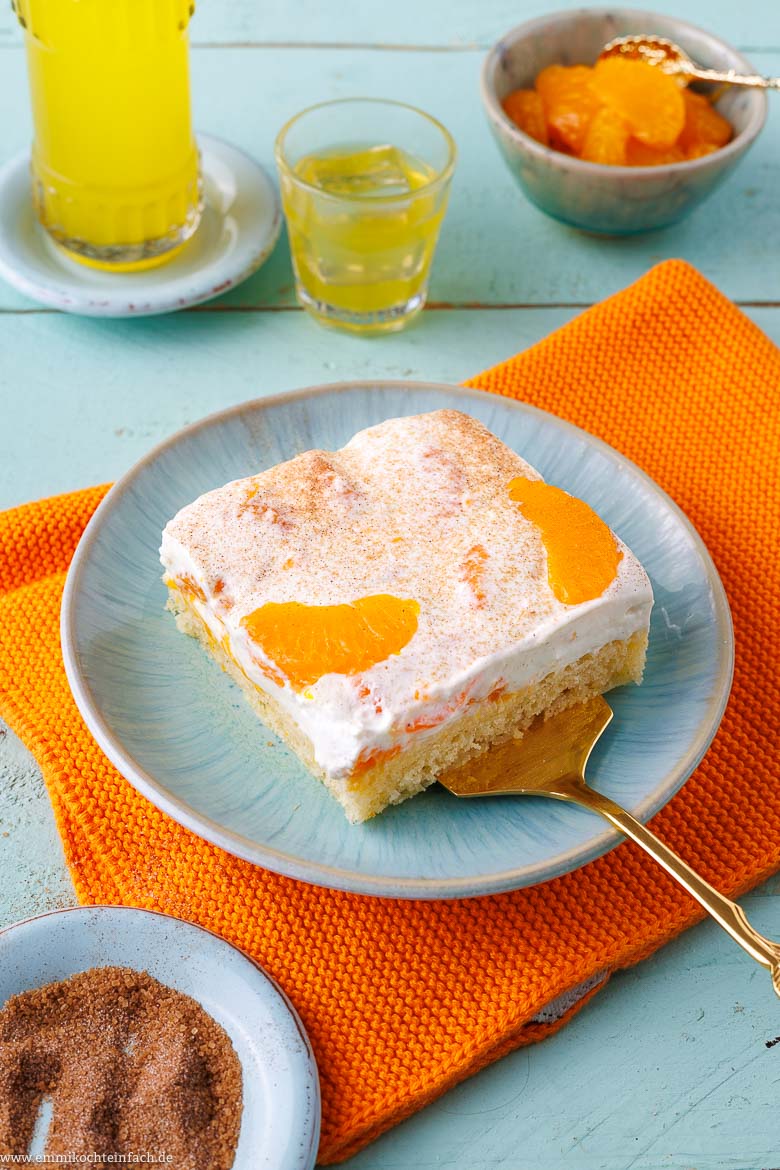 Fantakuchen mit Orangenlimonade und Mandarinen