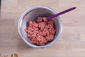 Fertige Hackfleischmasse f&uuml;r K&ouml;ttbullar