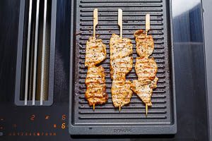 Souvlaki in der Grillpfanne oder auf dem Grill braten