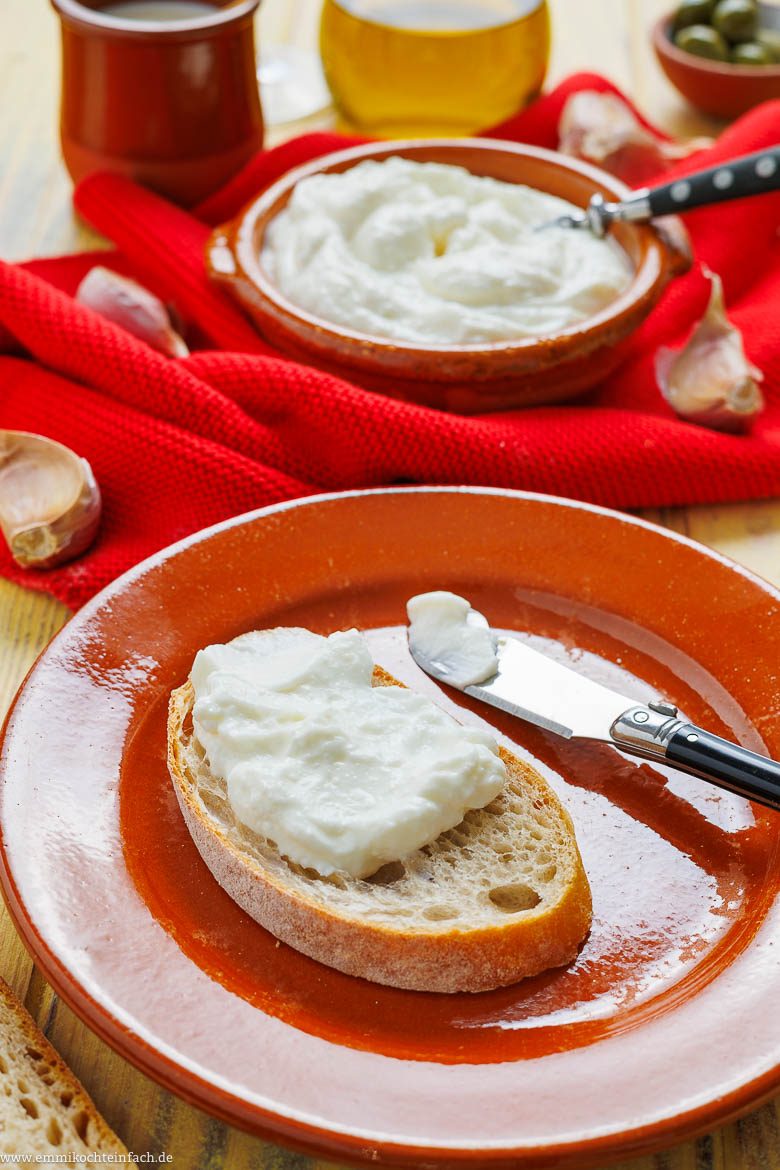 Schneller Knoblauchdip aus nur 5 Zutaten