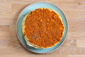 In Pfanne ausgebackene Lahmacun gestapelt