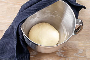 Zupfbrot Teig gehen lassen